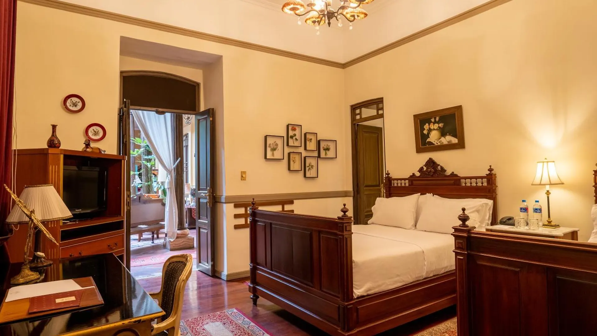 Mansion Alcazar Hotel Cuenca 5*,  Ecuador